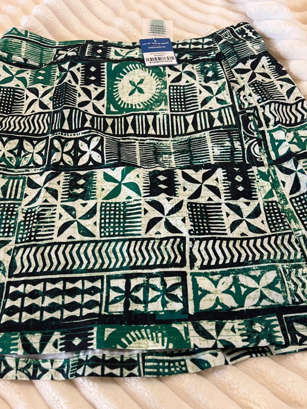 Rip Skirt Hawaii size L  length 2 Emerald Tapa 18.5” long NWT
